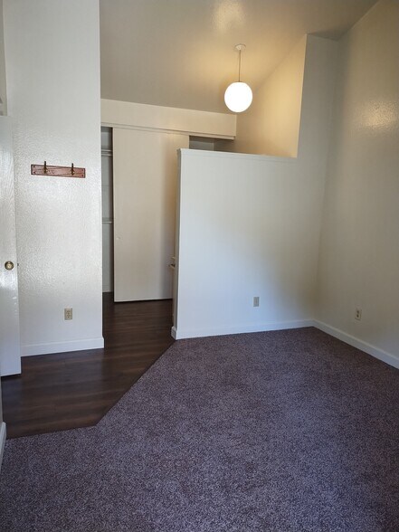 Building Photo - 3545 Fountain Way