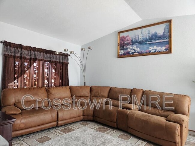 Building Photo - 1124 E 25th St