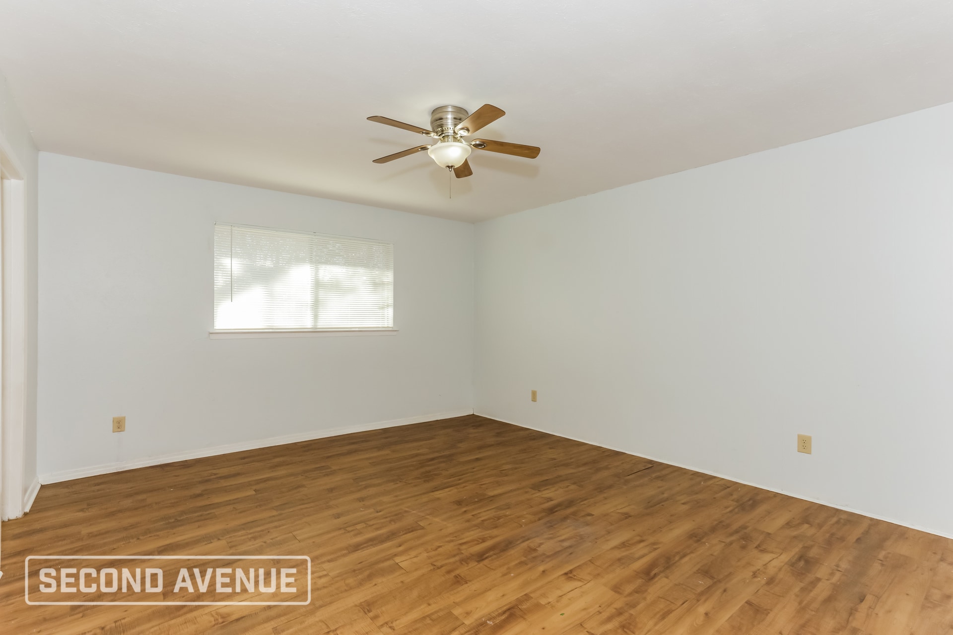 Building Photo - 509 Southlake Dr