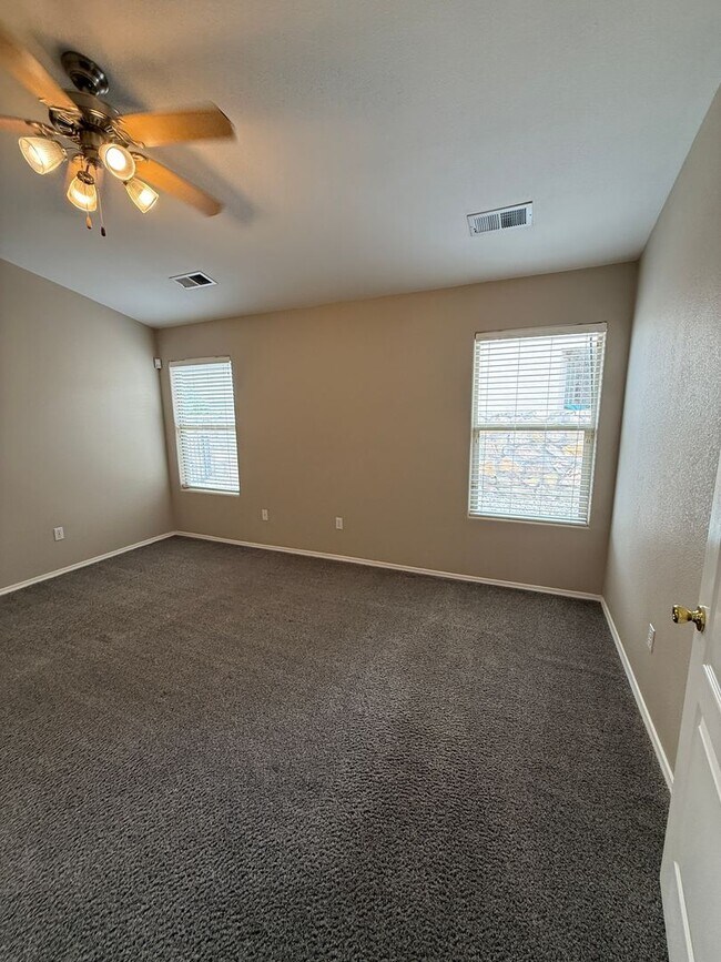 Building Photo - 2526 Tuscan Hills Ln