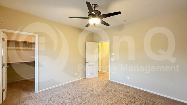 Building Photo - 28978 N 70th Dr