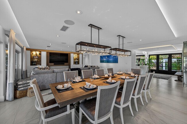 Building Photo - 3109 NE 42nd Ct