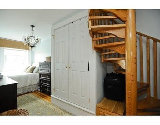Building Photo - 419 Beacon St