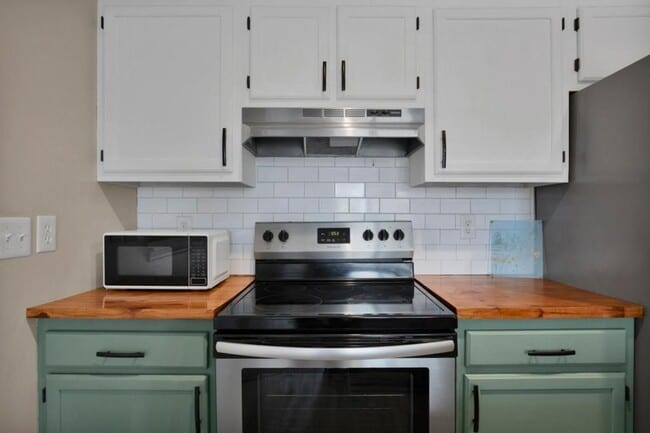 Building Photo - 3681 Highgate Dr