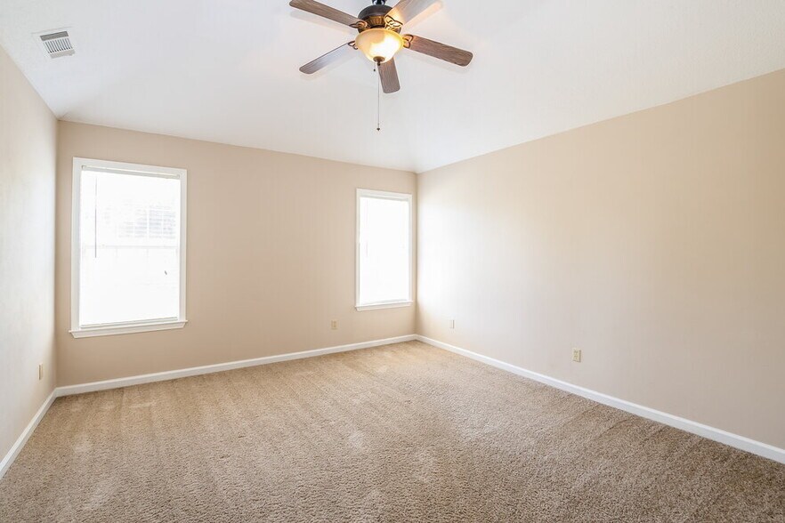 Building Photo - 3056 Valley Green Ln