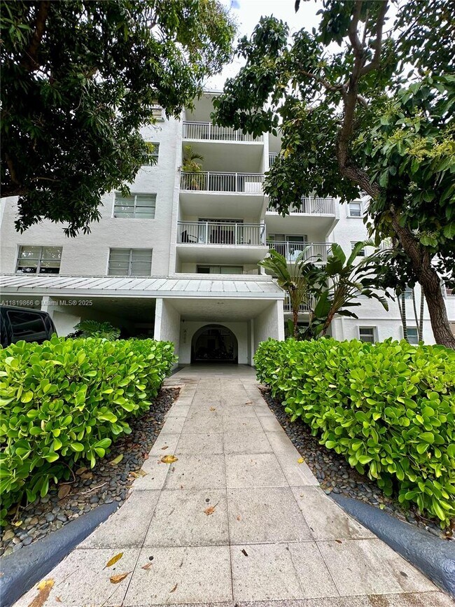 Building Photo - 680 NE 64th St
