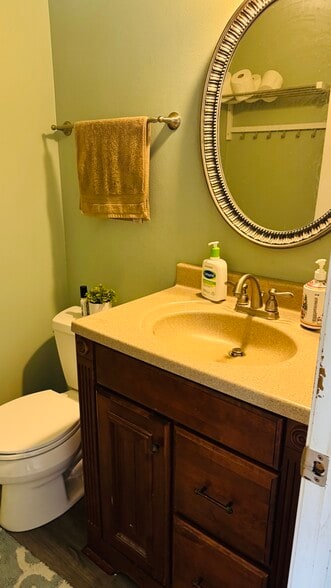 Building Photo - W174N5125 Mulberry Ln