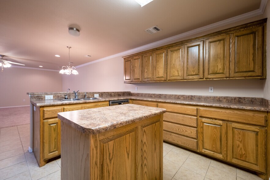 Kitchen with island - 4530 Steffi Ct