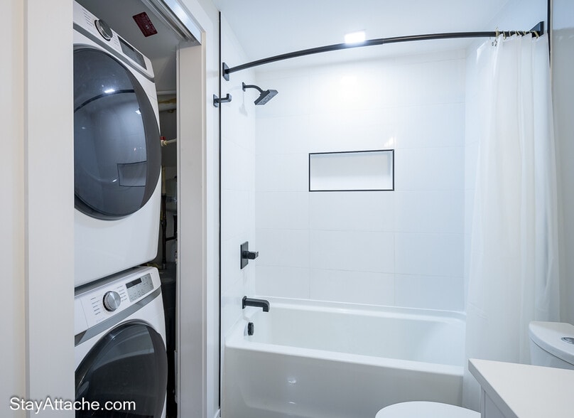 Building Photo - 2301 Ontario Rd NW