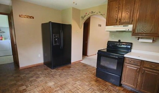 Building Photo - 448 N Grandview Blvd