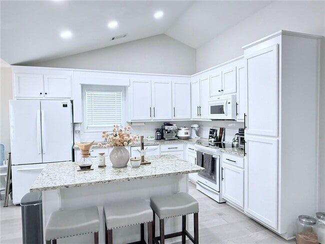 Building Photo - 138 Livingston Ct