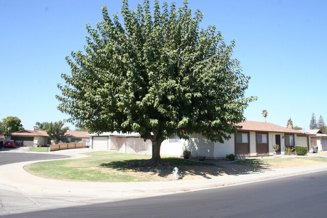 Building Photo - 3509 Cardamon Dr