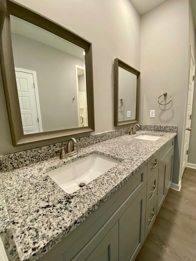 Building Photo - 4 bed, 2 bath home built in 2022 in Atoka w/ a move in Special