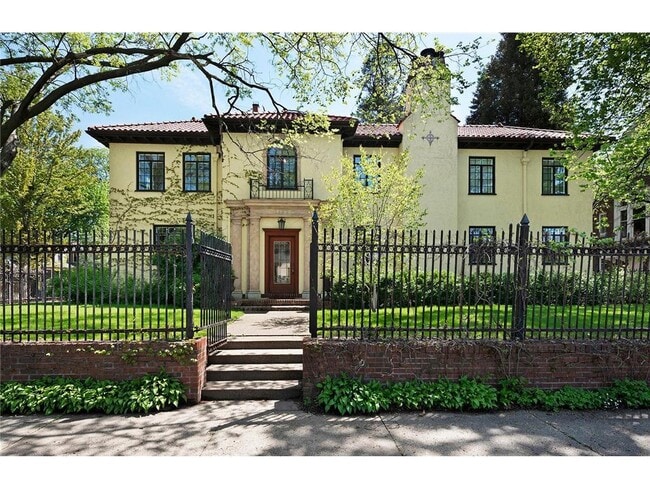 Primary Photo - 1769 Dupont Ave S