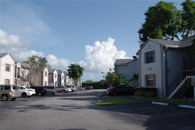 Building Photo - 1500 Jefferson Dr