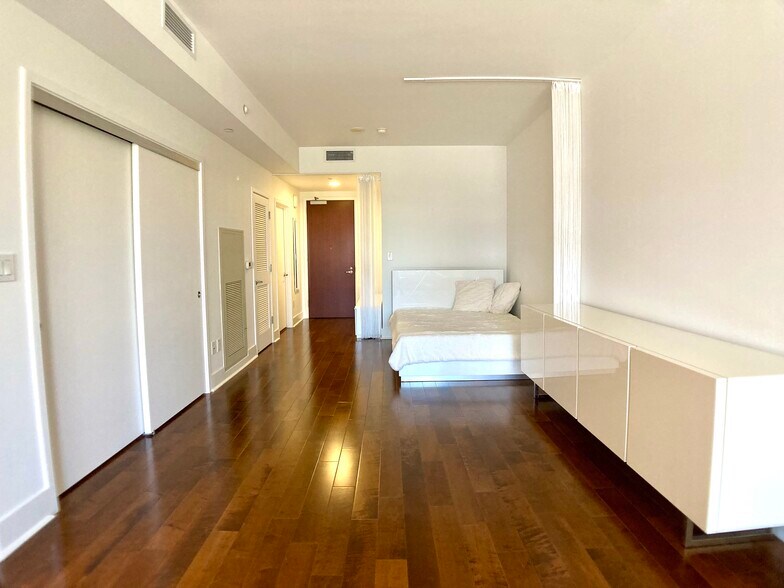 Building Photo - 88 E San Fernando St