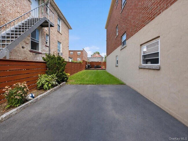 Building Photo - 4024 Monticello Ave
