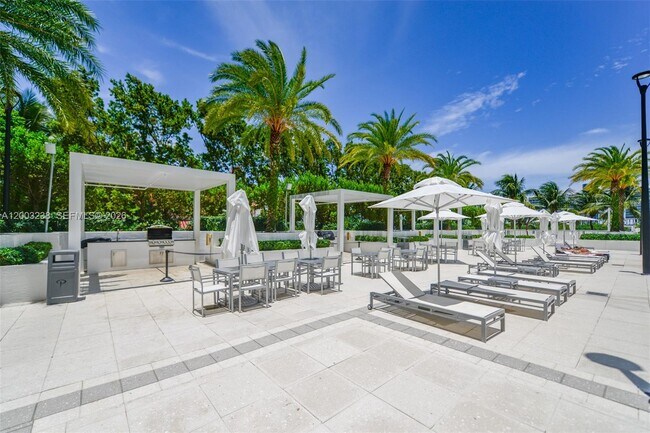 Building Photo - 3201 NE 183rd St