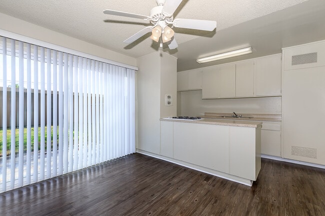 Building Photo - Sea Breeze Rental Townhomes