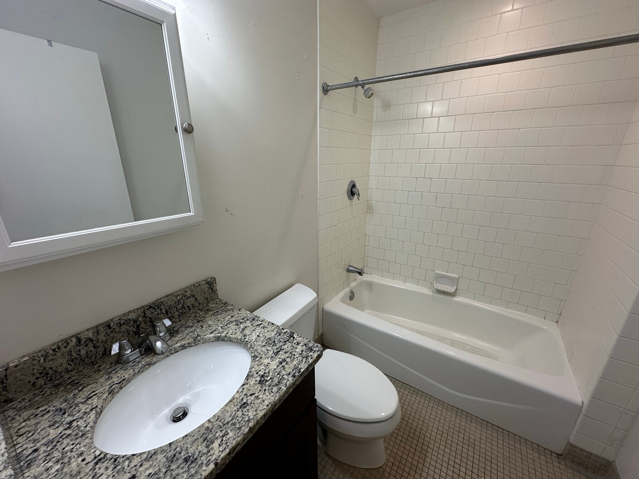 Building Photo - 211 E Berkeley St