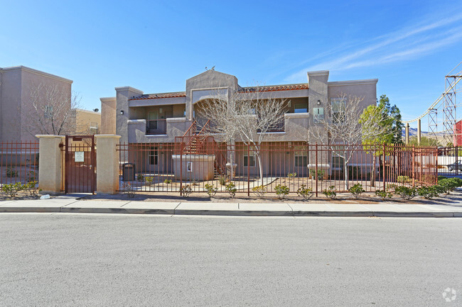 Building Photo - Desert Oasis