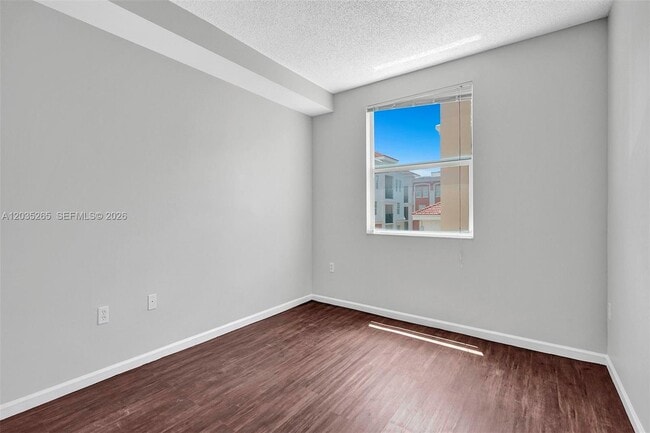 Building Photo - 17150 N Bay Rd