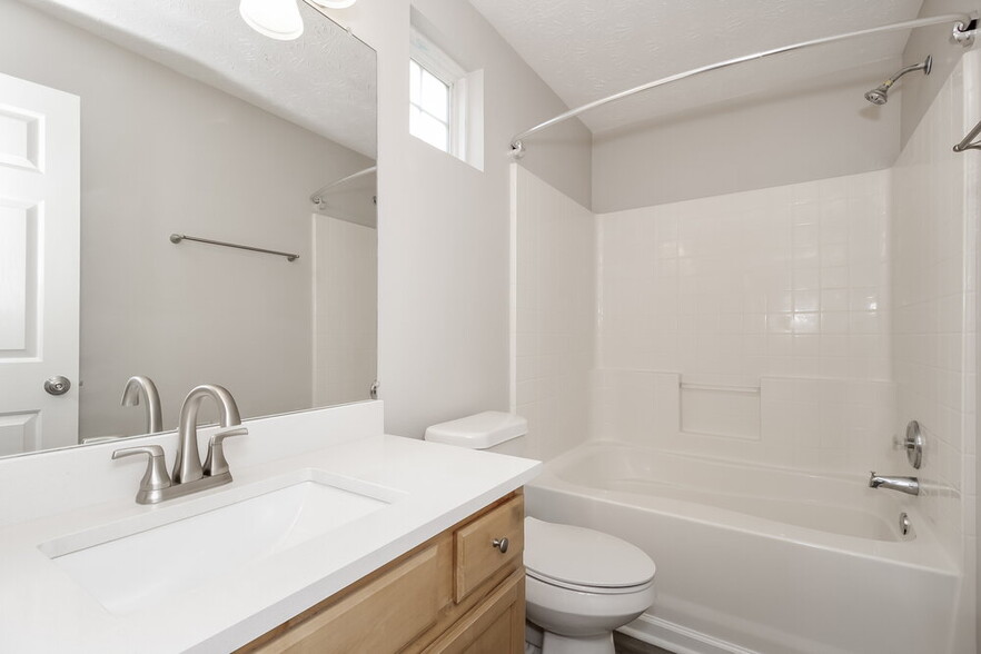 Building Photo - 143 Oak Grove Pl