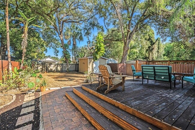 Building Photo - 1014 E Emma St