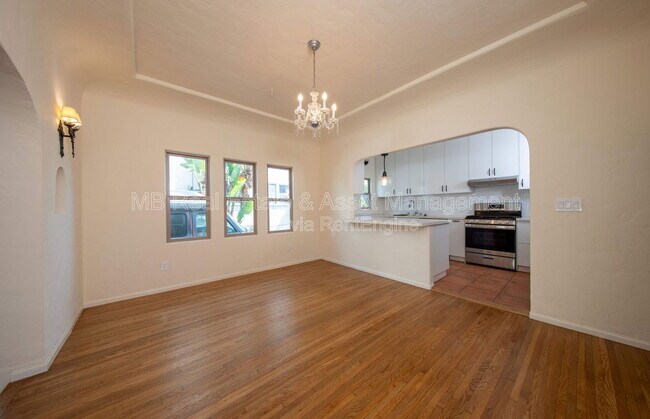 Building Photo - 1260 Ridgeley Dr