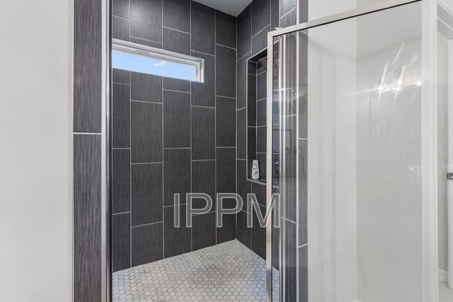 Building Photo - 1622 Helena Dr