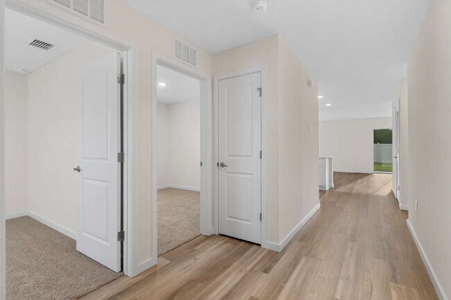 Building Photo - Be the first to rent this new 3BR 2BA home in SW Ocala!