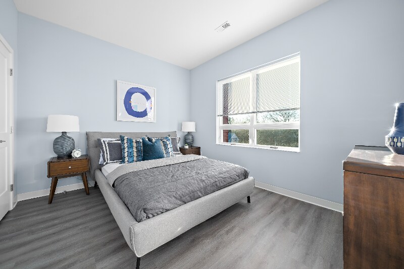 Building Photo - 1055 Main St