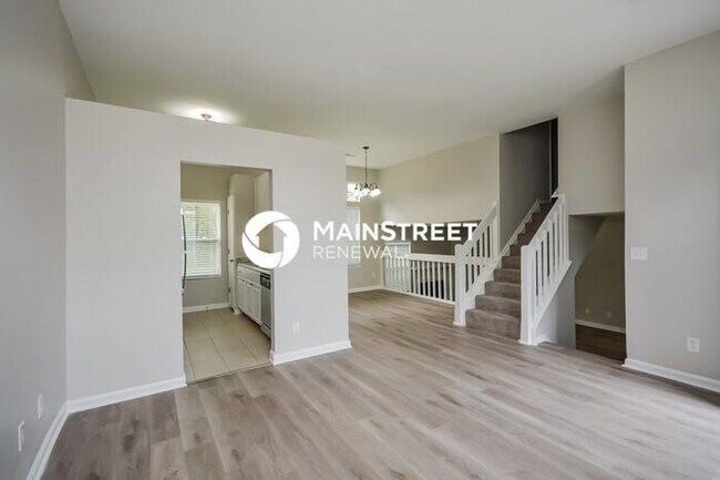 Building Photo - 3 Bedroom Pet-Friendly Home in Lithonia, GA with Main Street Renewal