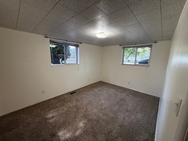 Building Photo - 6302 S Westridge St