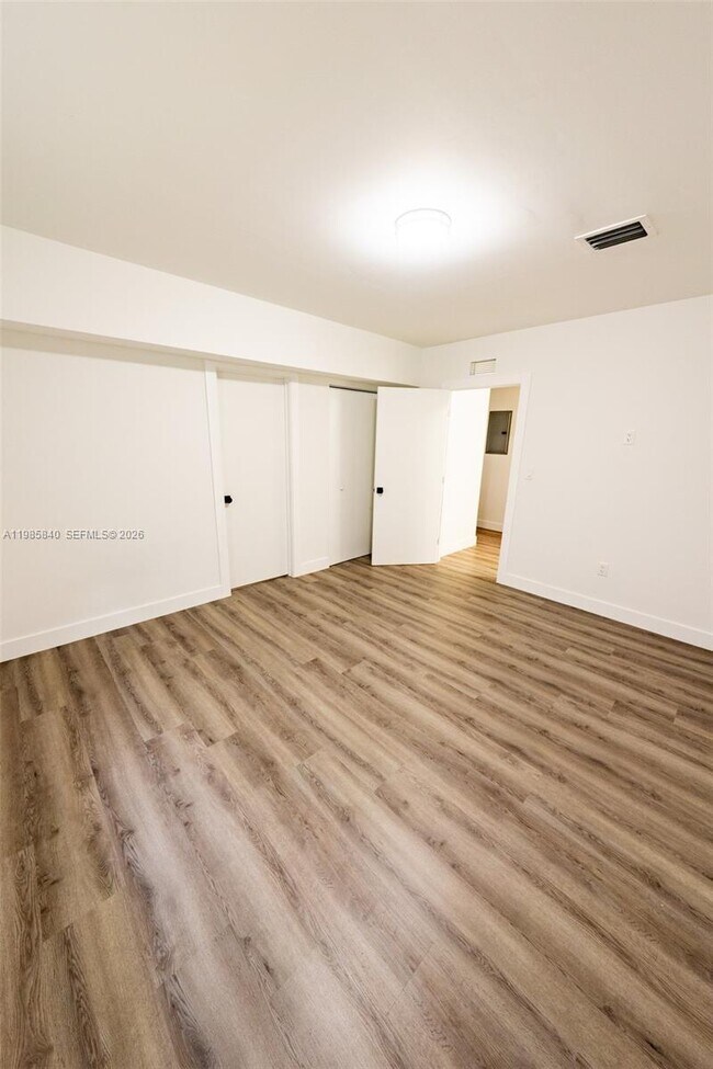 Building Photo - 618 SW 21st Ave