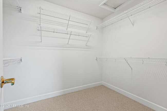 Building Photo - 7610 Sentry Oak Cir E