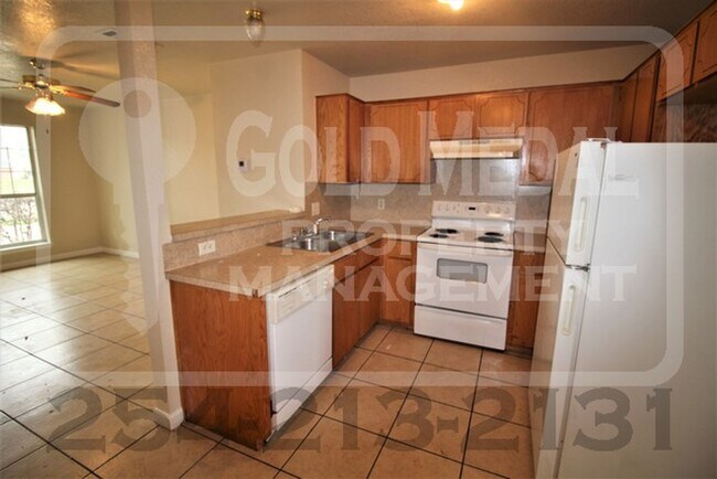 Building Photo - 4008 Pilgram Dr