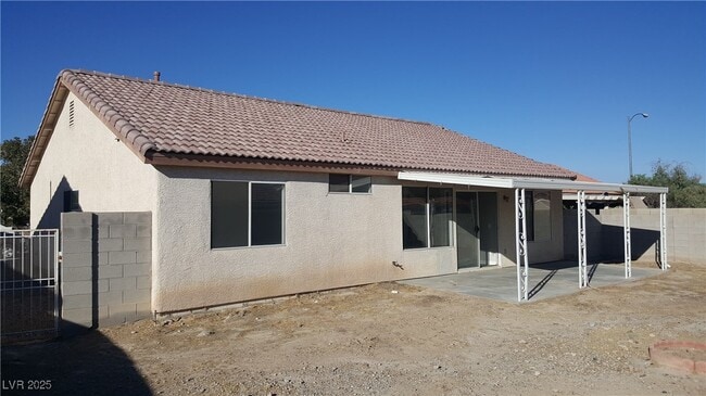Building Photo - 2809 El Cubano Ct