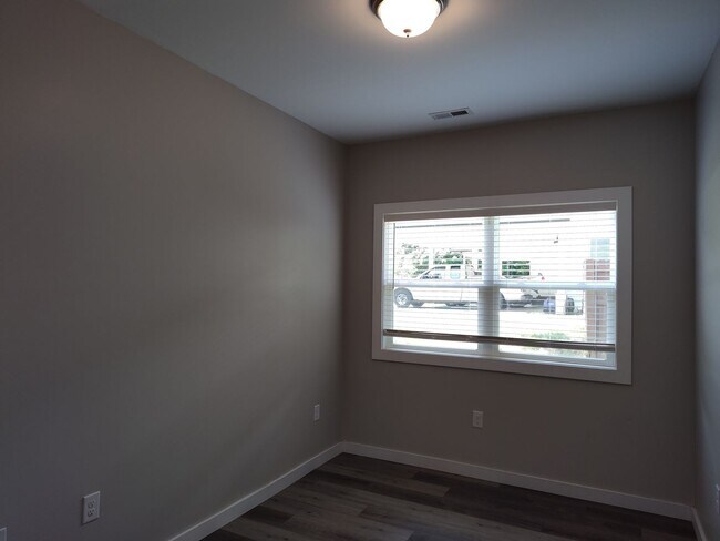 Building Photo - Move-in ready 4-bedroom, 2.5-bathroom home!