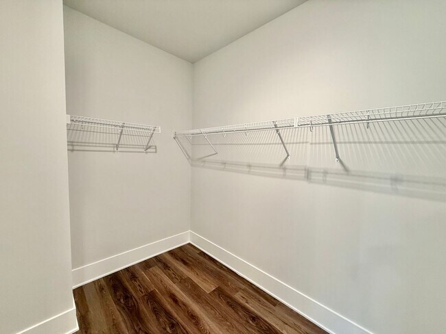 Building Photo - Newly Built 5BD, 4.5BA Knightdale Home wit...