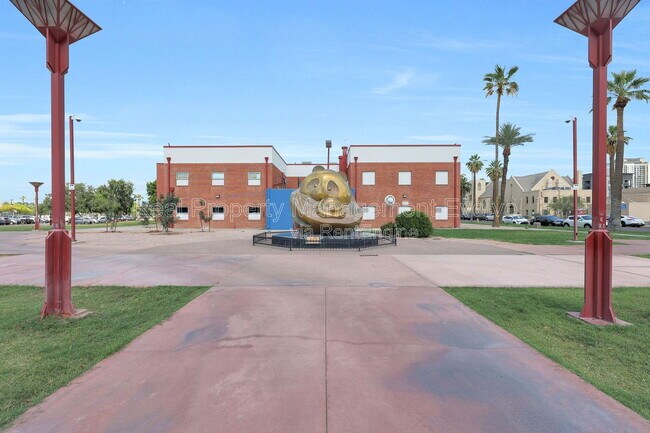 Building Photo - 1130 N 2nd St