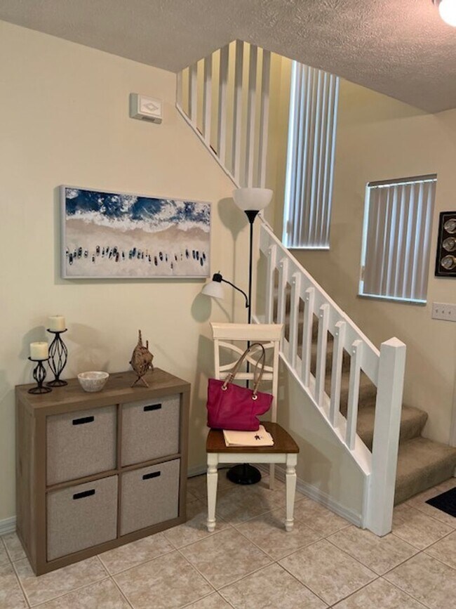 Building Photo - Beautiful Waterfront 2/2 Furnished Home Available April 2024