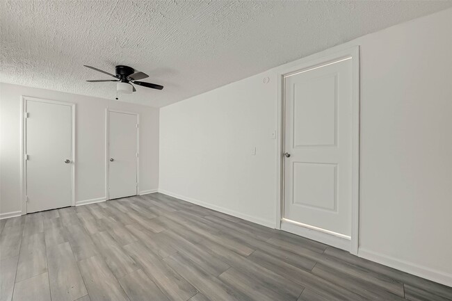 Building Photo - 2111 Rosemead Dr