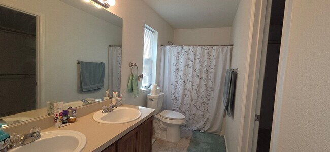 Building Photo - Northeast San Antonio 5-Bedroom off Judson...