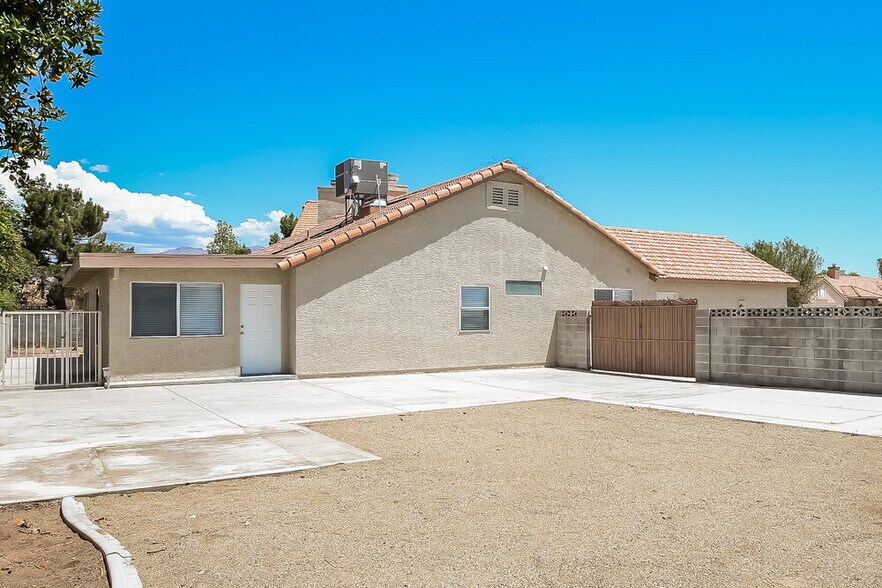 Building Photo - 5908 Cherry Falls Ct