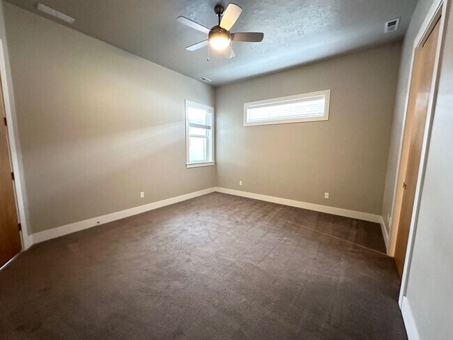 Building Photo - Rarely available in the most preferred River District! Available July 2026