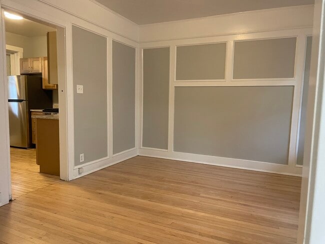 Building Photo - 7077 N Ridge Blvd