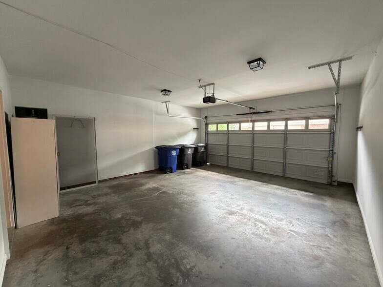 Building Photo - 175 Alpine Ct