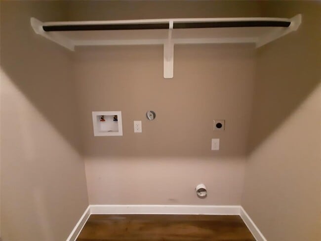 Building Photo - 9864 Grosbeak Ln