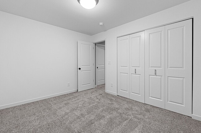 Building Photo - Spacious New Built, Great Location!